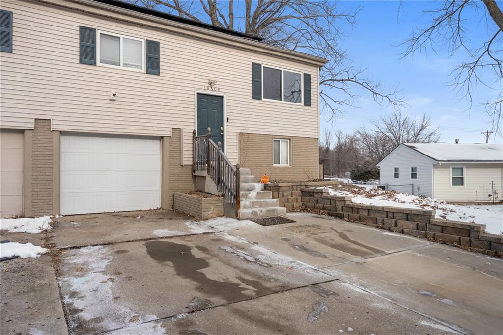 18608 East Arrowhead Place Independence, MO 64056 - Photo 2 of 17