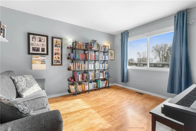 $189,900 | 18608 East Arrowhead Place, Independence, MO 64056