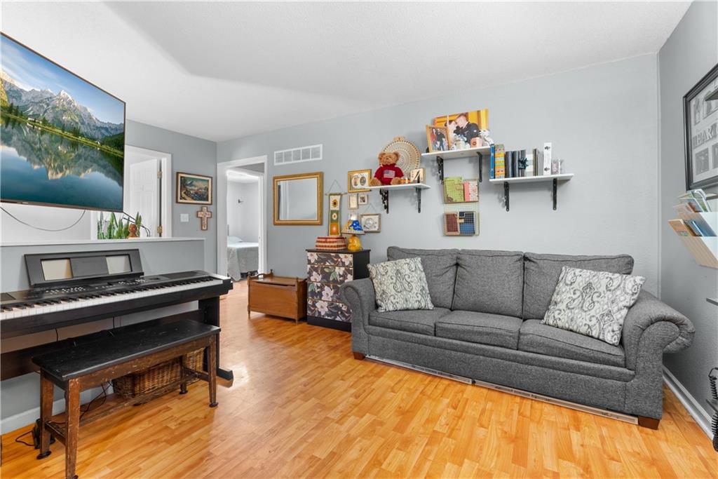 18608 East Arrowhead Place Independence, MO 64056 - Photo 10 of 17