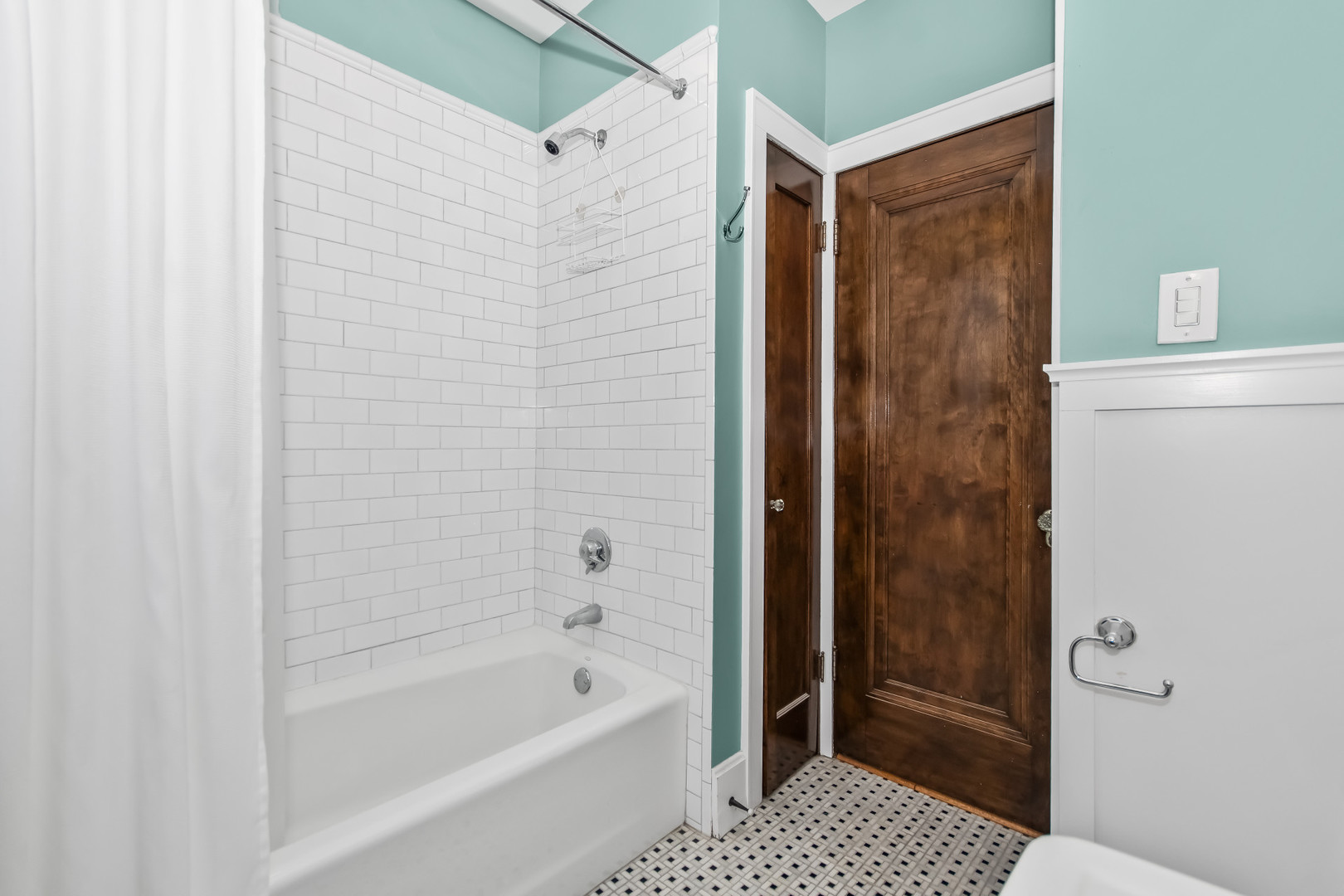 525 Wisner Street Park Ridge, IL 60068 - Photo 21 of 37 a bathroom with a shower and a toilet