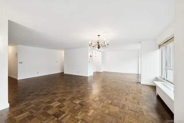 $599,888 | 166-25 Powells Cove Boulevard, Unit 3F | Beechhurst