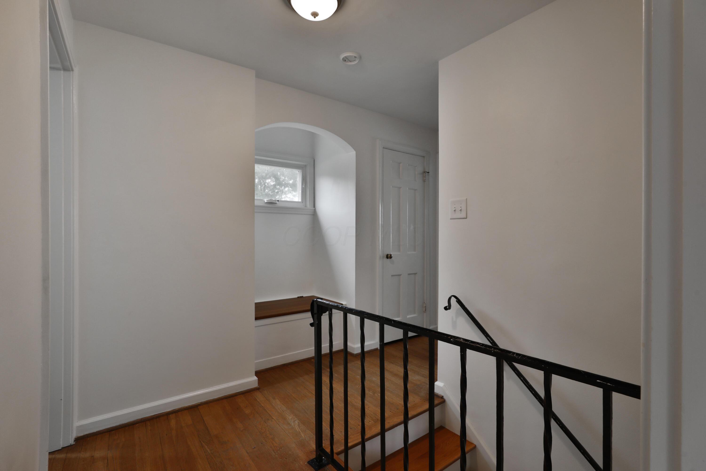 429 Arden Road Columbus, OH 43214 - Photo 28 of 49 Upstair's Landing