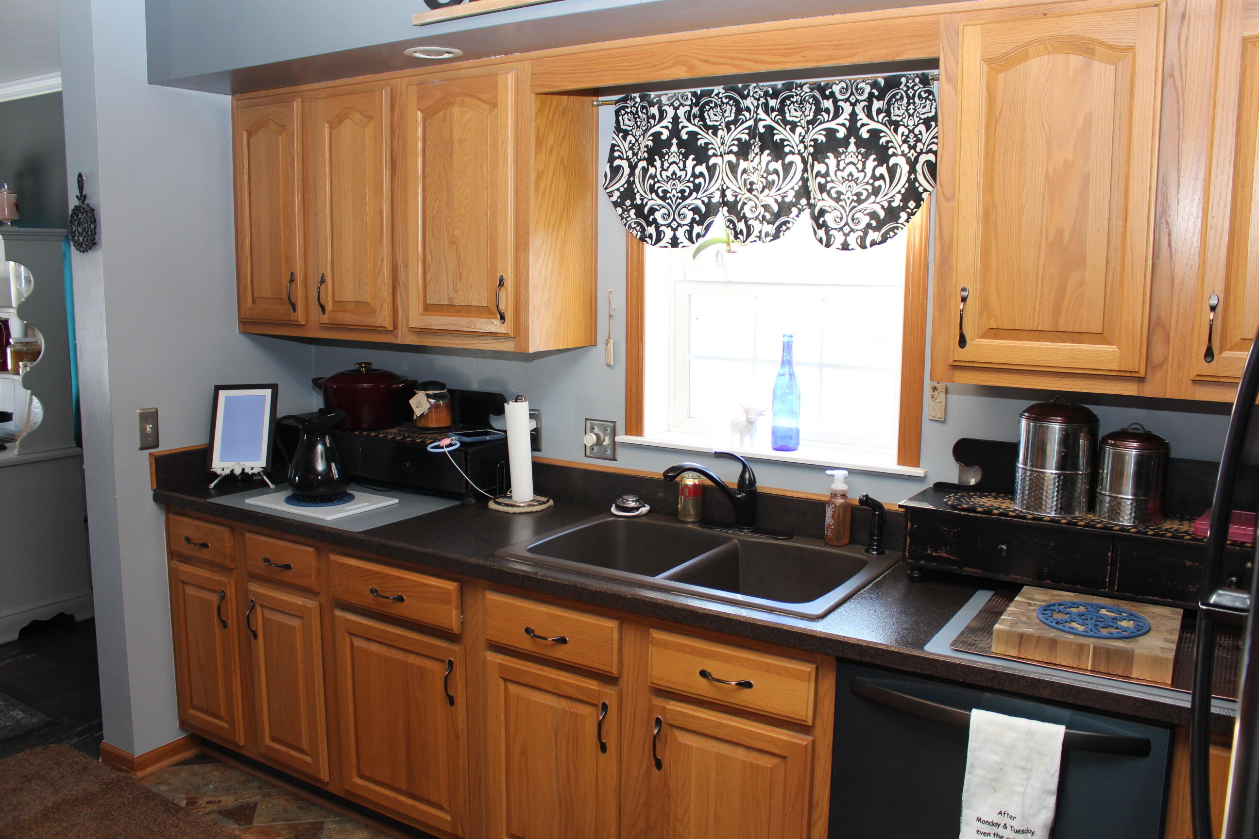 10289 Lee Road Grass Lake, MI 49240 - Photo 8 of 78 IMG_1164