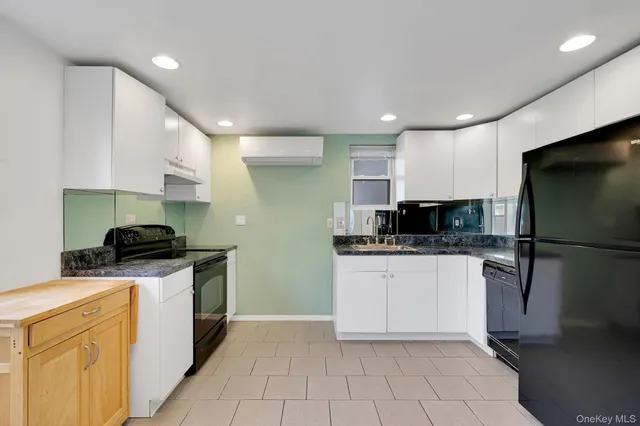 $2,350 | 100 East 7th Street, Deer Park, NY 11729