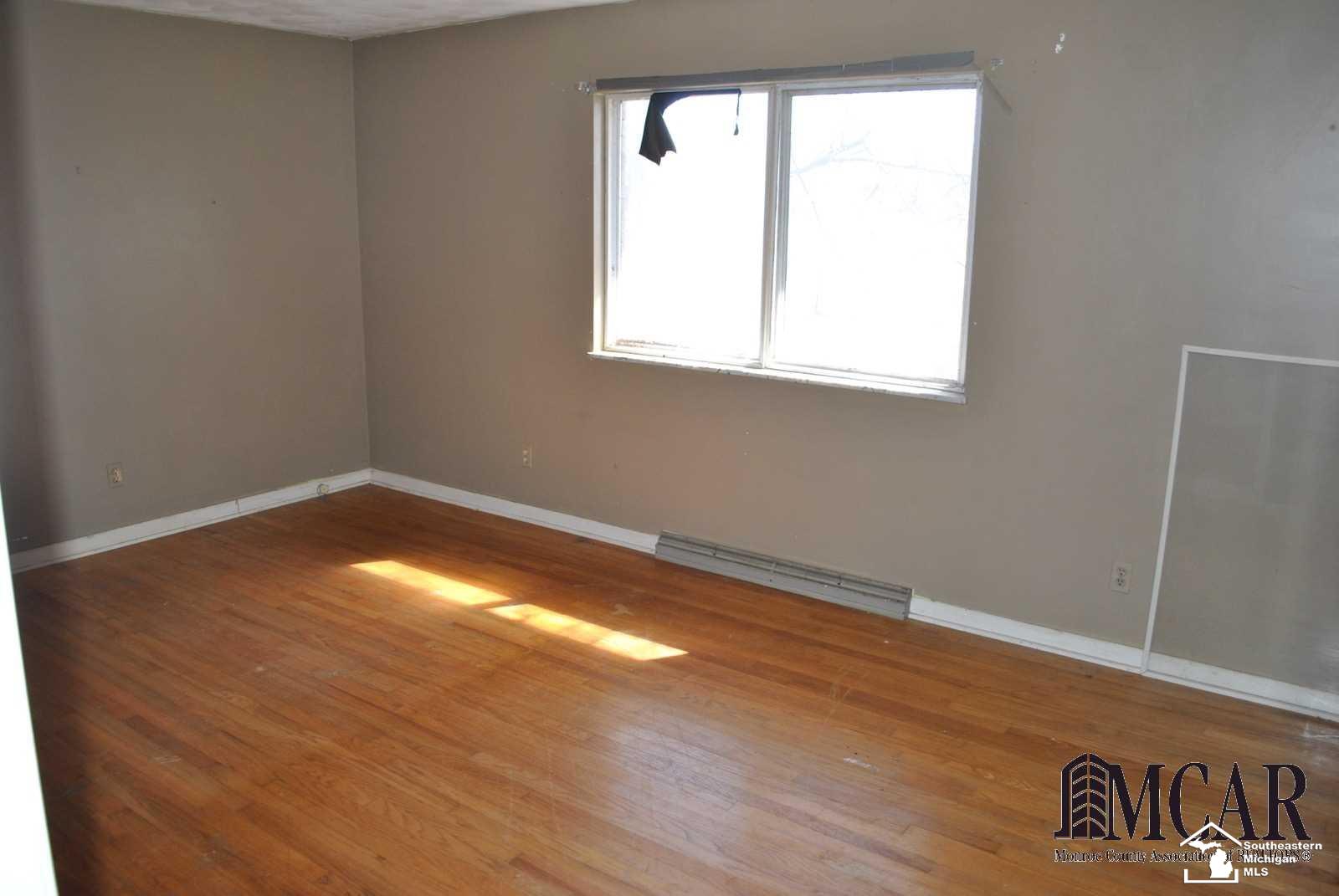 12114 Wanty Road Milan, MI 48160 - Photo 14 of 19 21437778-13.JPG