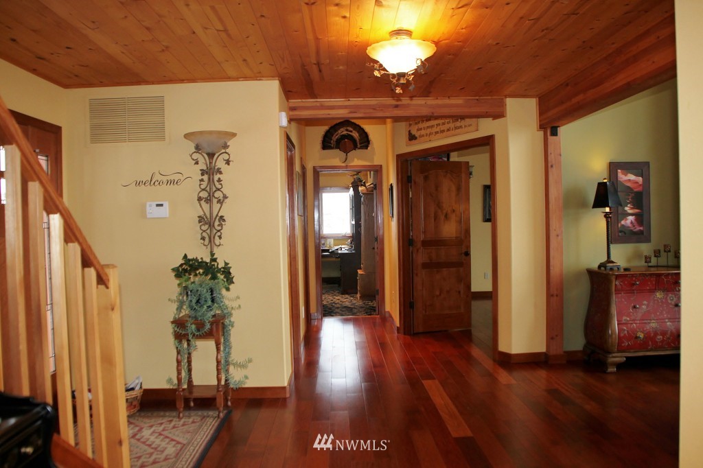 940 Low Road Cle Elum, WA 98922 - Photo 2 of 15 Gallery Image 2