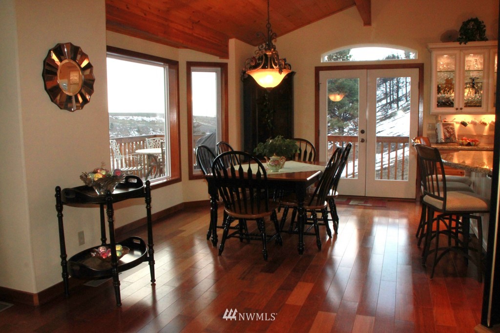 940 Low Road Cle Elum, WA 98922 - Photo 4 of 15 Gallery Image 4