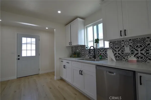 $724,999 | 551 West 101st Street, Los Angeles, CA 90044