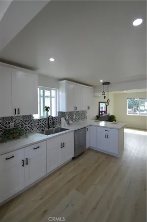 $724,999 | 551 West 101st Street, Los Angeles, CA 90044