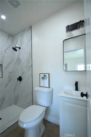 $724,999 | 551 West 101st Street, Los Angeles, CA 90044