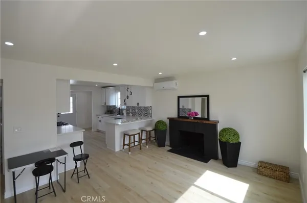 $724,999 | 551 West 101st Street, Los Angeles, CA 90044