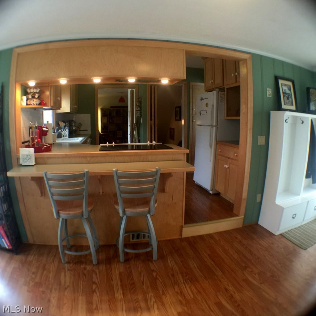3134 Orchard Road Silver Lake, OH 44224 - Photo 5 of 24 Breakfast bar.
