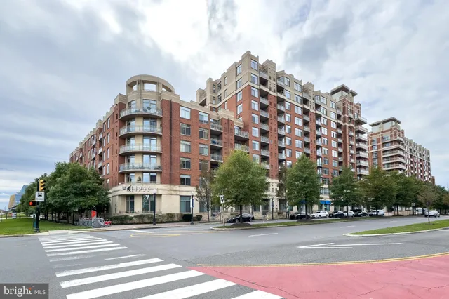 $625,000 | 3650 South Glebe Road, Unit 653 | Crystal City