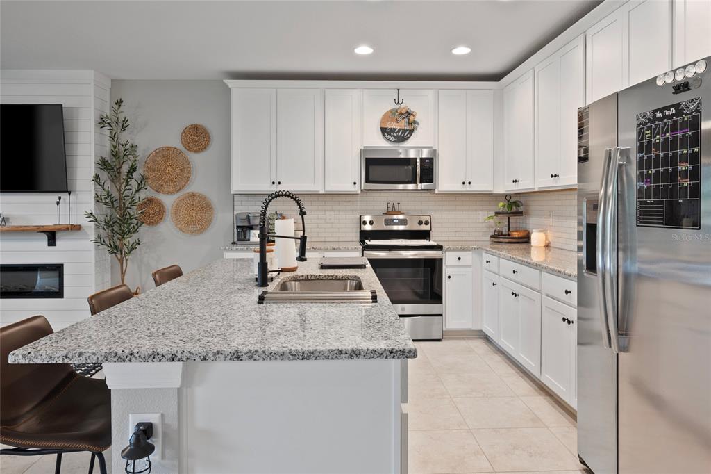 18696 Alfaro Loop Spring Hill, FL 34610 - Photo 7 of 61 Gallery Image 7