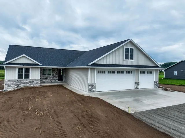 $519,900 | 3715 Westpoint Road, Suamico, WI 54313