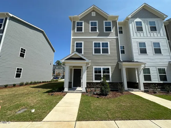 $2,095 | 328 Carolina Spgs Boulevard, Apex, NC 27539