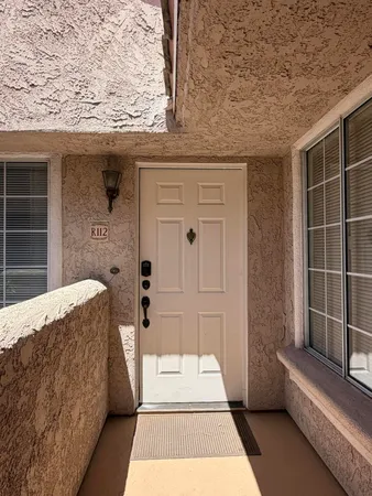 $2,200 | 505 South Farrell Drive, Unit R112, Palm Springs, CA 92264