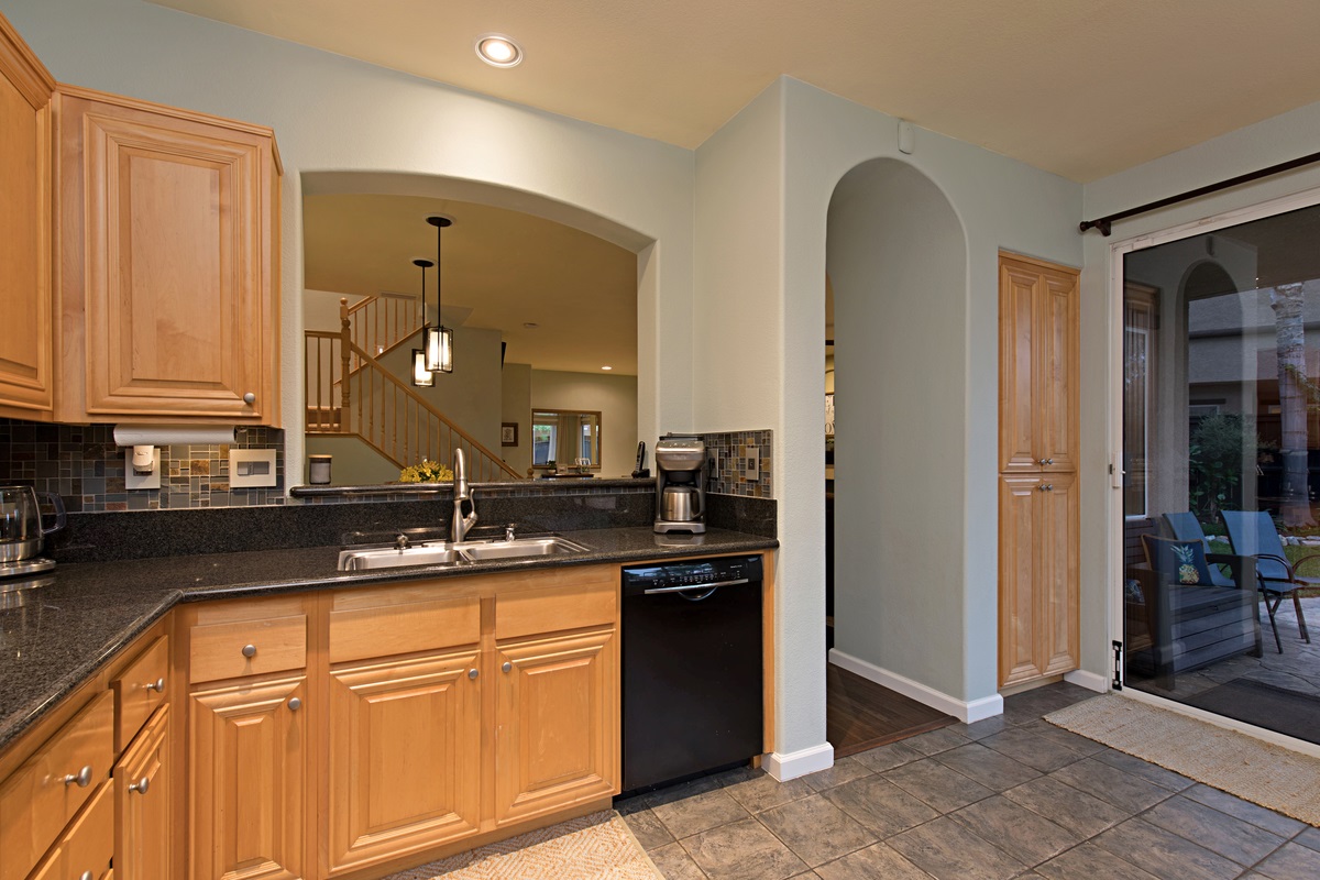 633 Sumner Way, Unit 2 Oceanside, CA 92058 - Photo 8 of 25 Gallery Image 8