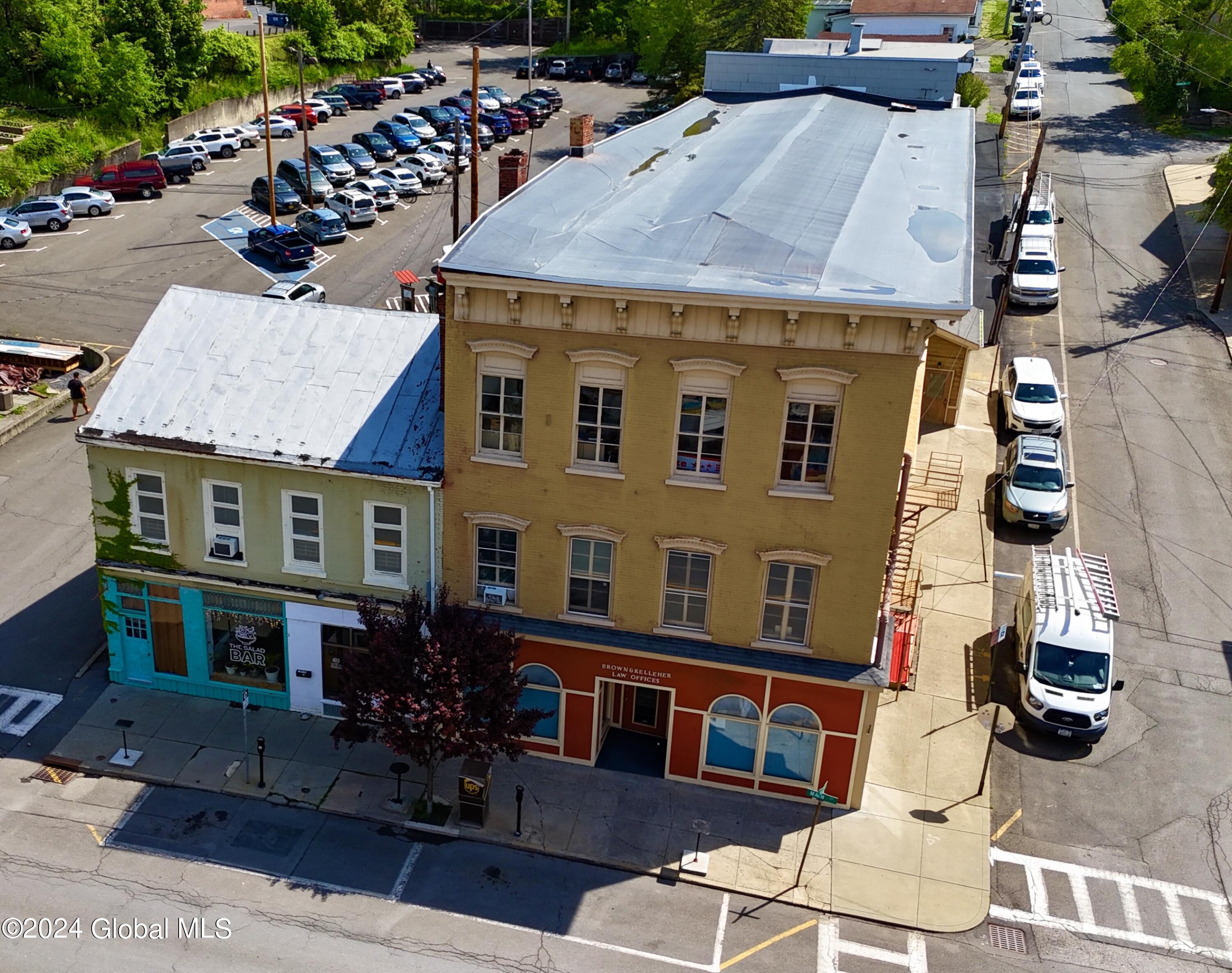 370 Main Street Catskill, NY 12414 - Photo 24 of 28 dji_fly_20240517_105930_0103_17160592668