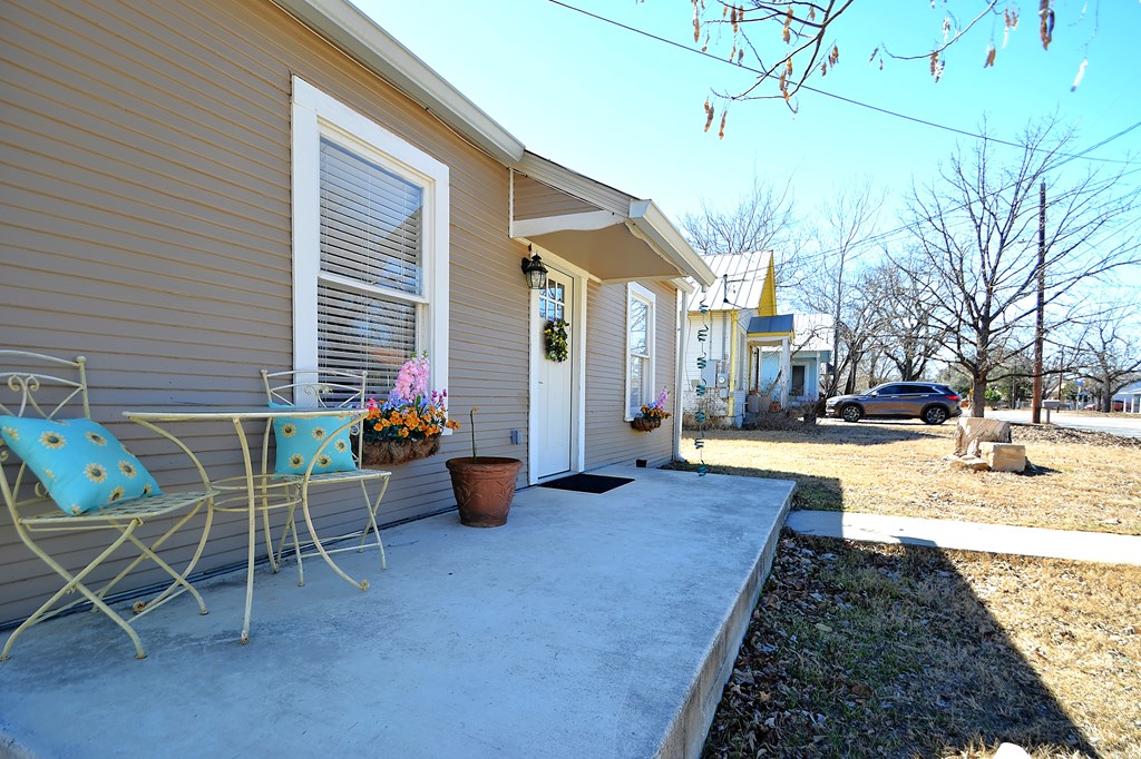 309 Lowry Street Kerrville, TX 78028 - Photo 28 of 29 a view of a house with a patio