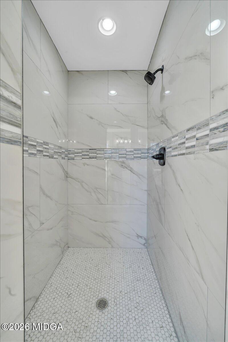 103 Early Drive Byron, GA 31008 - Photo 31 of 56 33 - Owner Suite Bath 5