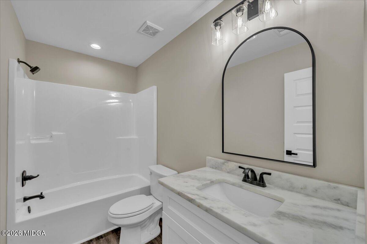 103 Early Drive Byron, GA 31008 - Photo 40 of 56 45 - Hall Bath