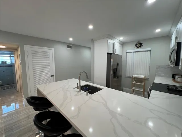 $2,000 | 9780 Marina Boulevard, Unit 415, Boca Raton, FL 33428