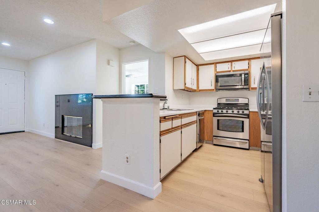 1165 Fitzgerald Road, Unit G Simi Valley, CA 93065 - Photo 4 of 30