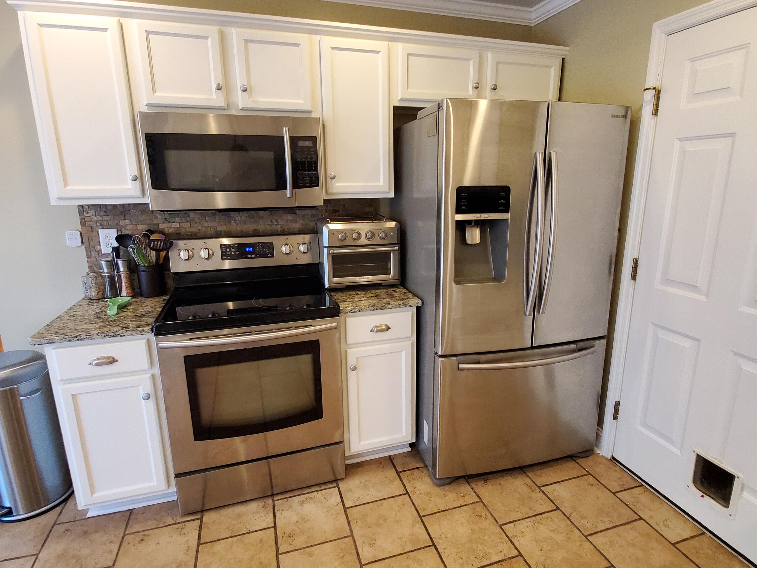 2946 Ashley River Road Charleston, SC 29414 - Photo 5 of 15 4