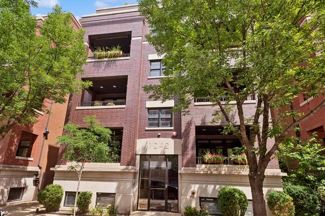 $735,000 | 1242 West Jackson Boulevard, Unit 2W, Chicago, IL 60607