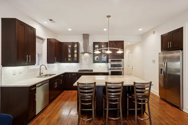 $735,000 | 1242 West Jackson Boulevard, Unit 2W, Chicago, IL 60607