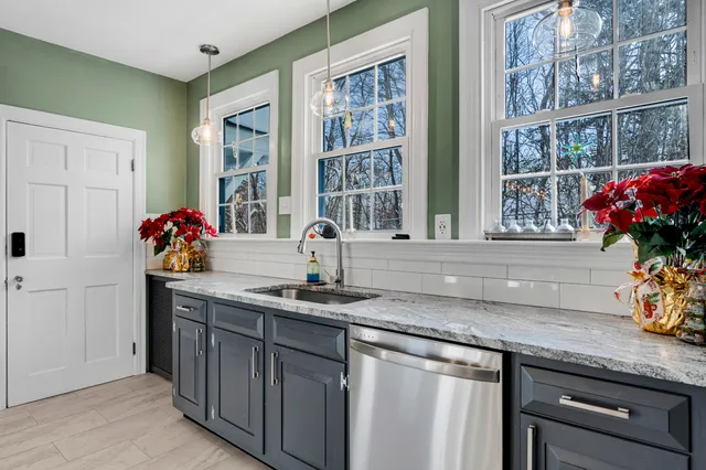 $714,900 | 521 Paris Hill Road, Paris, ME 04281