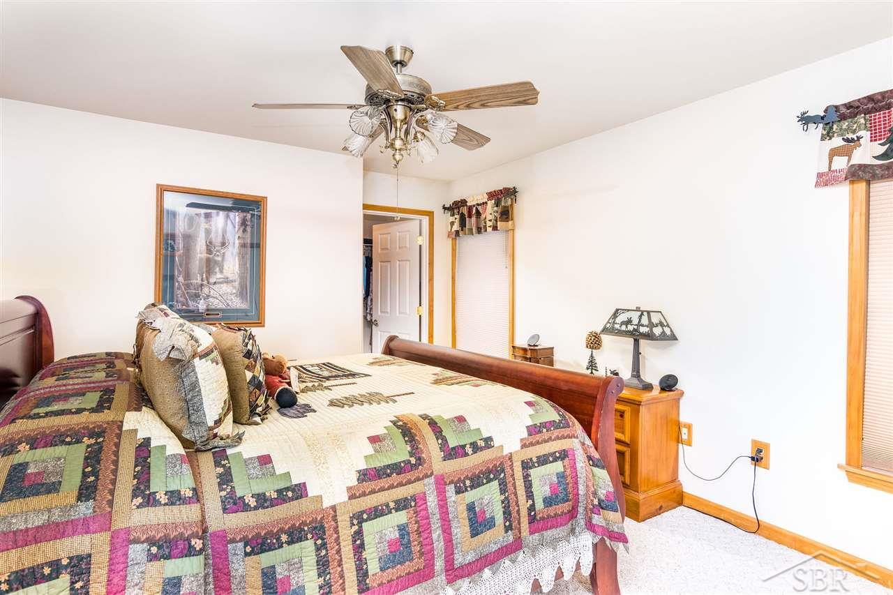 7622 North River Road Freeland, MI 48623 - Photo 16 of 35 50026639-15.JPG