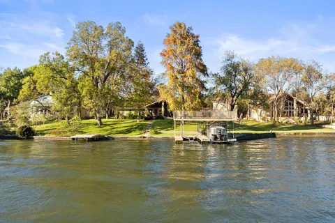 $2,000,000 | 1922 Purple Sage Lane, Kingsland, TX 78639