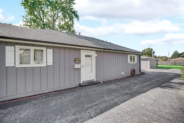 $314,900 | 2606 Walter Zimny Drive, Posen, IL 60469