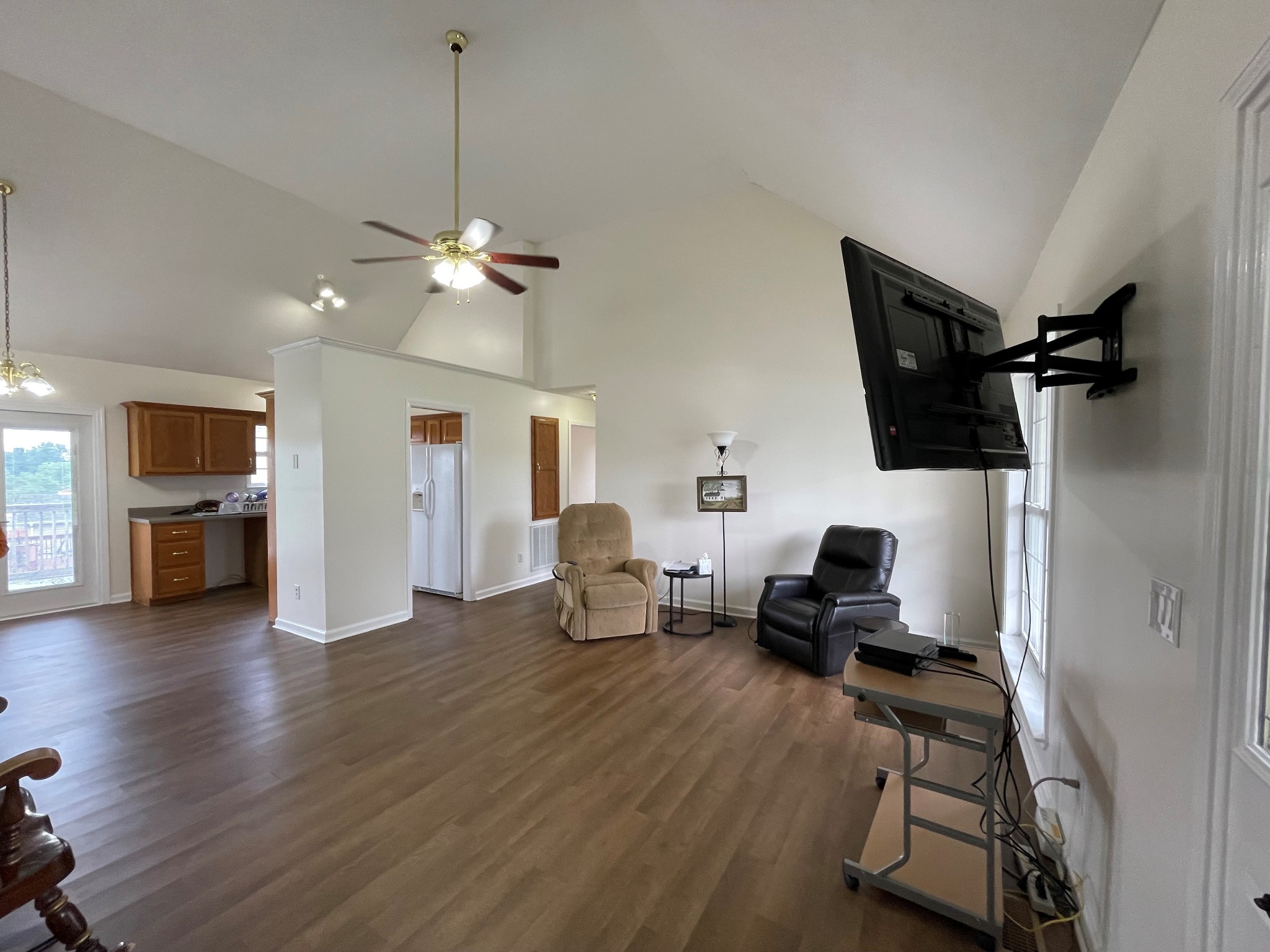 605 Chestnut Court Springfield, TN 37172 - Photo 2 of 20