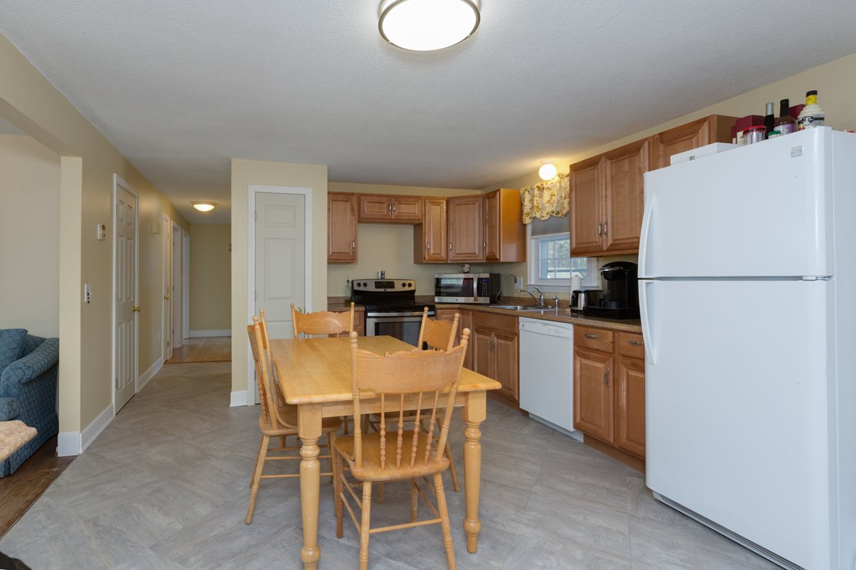 64 Bean Road Merrimack, NH 03054 - Photo 3 of 18