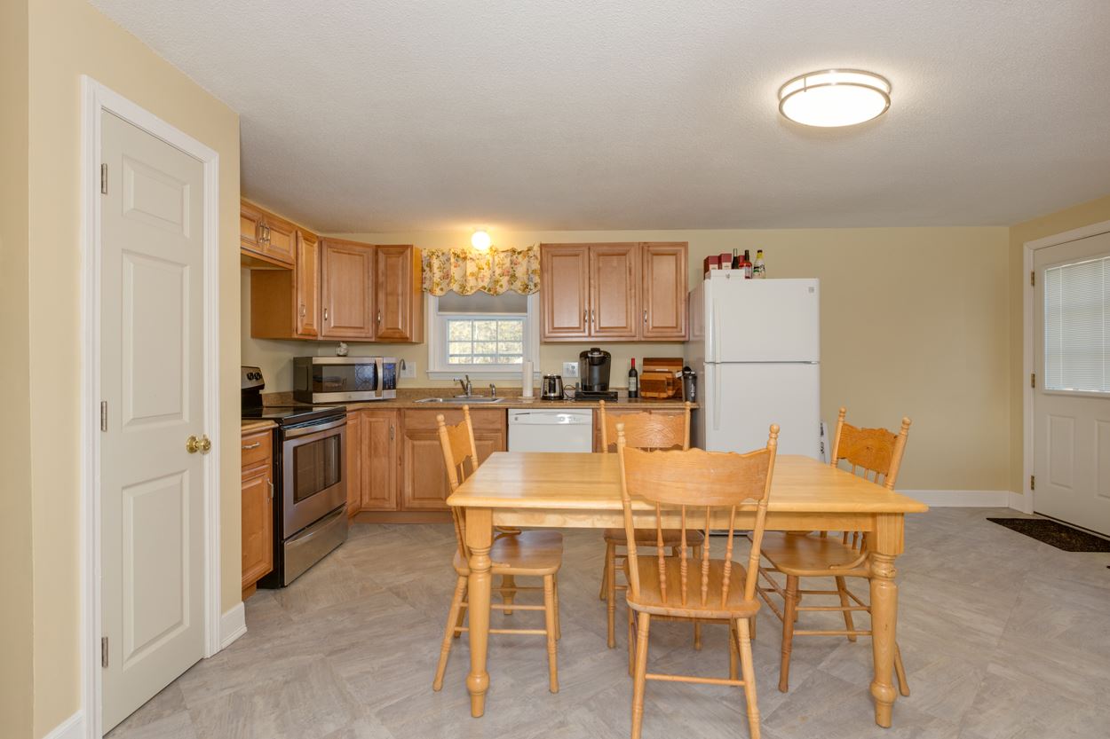 64 Bean Road Merrimack, NH 03054 - Photo 4 of 18