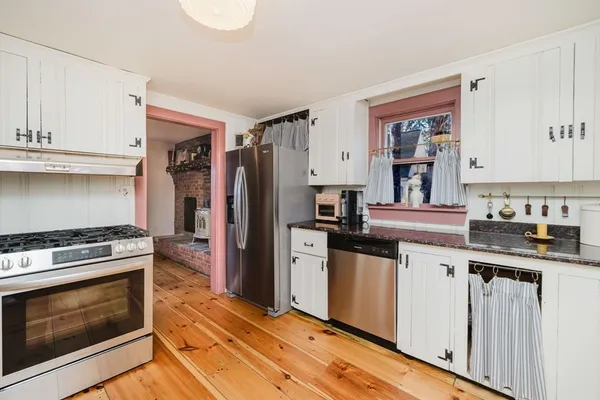 $599,900 | 429 South Street, Holliston, MA 01746