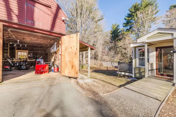 $599,900 | 429 South Street, Holliston, MA 01746