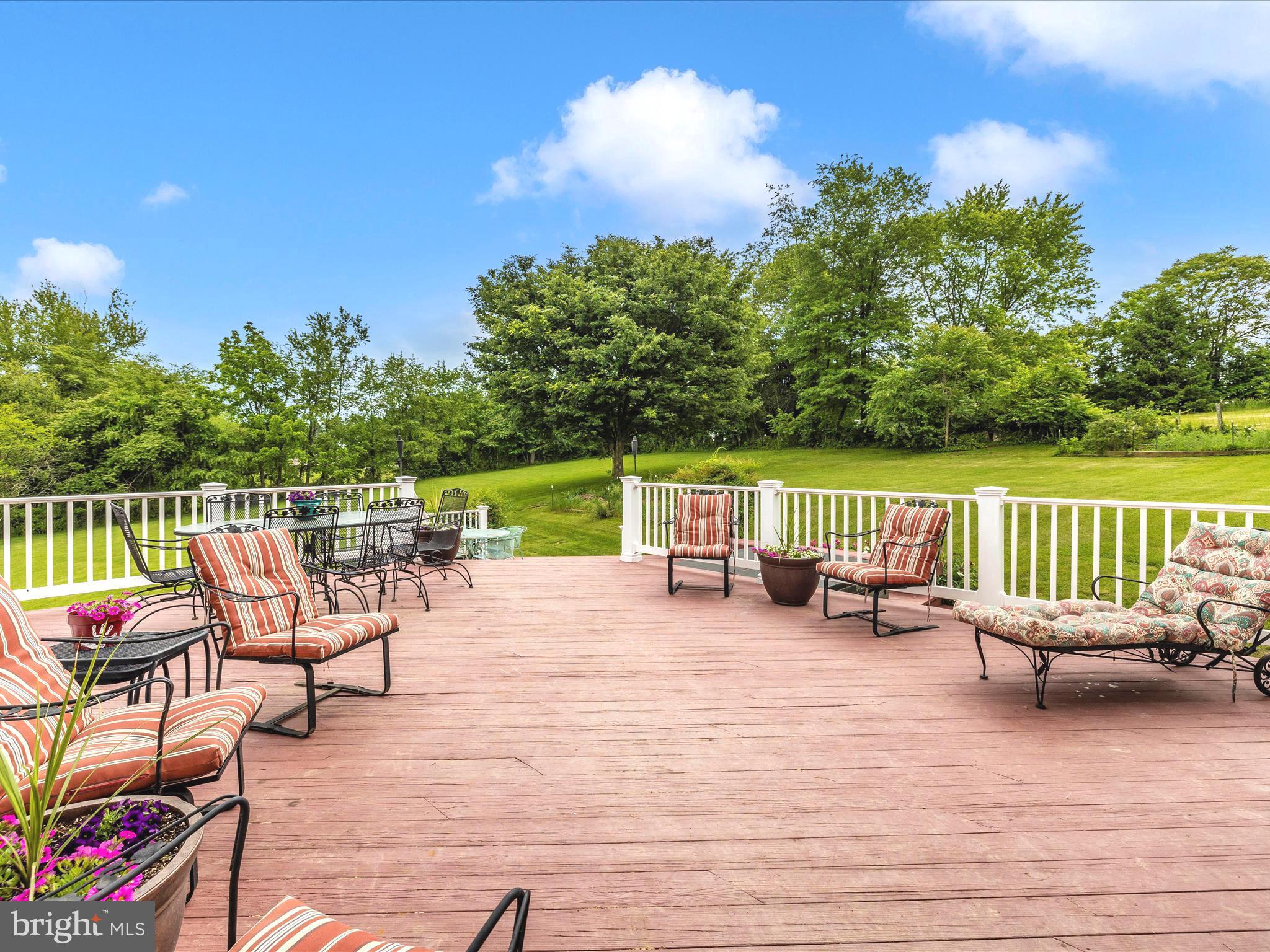 11401 Mountain View Road Damascus, MD 20872 - Photo 38 of 48 Exterior Deck