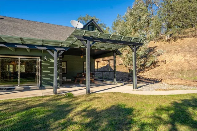 $539,000 | 14375 Moss Drive, Redding, CA 96003