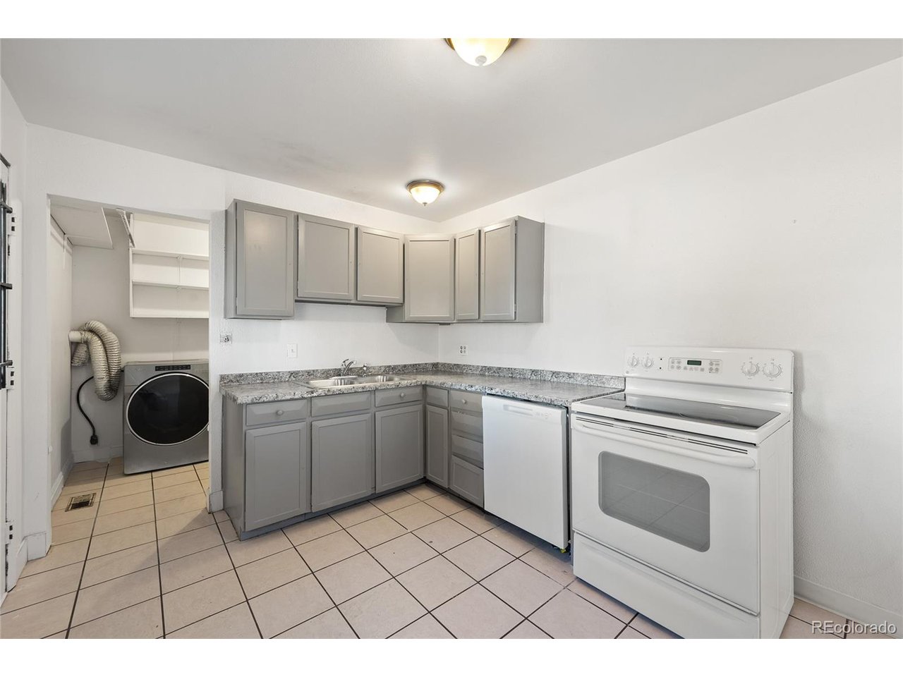 13301 Randolph Place Denver, CO 80239 - Photo 2 of 17