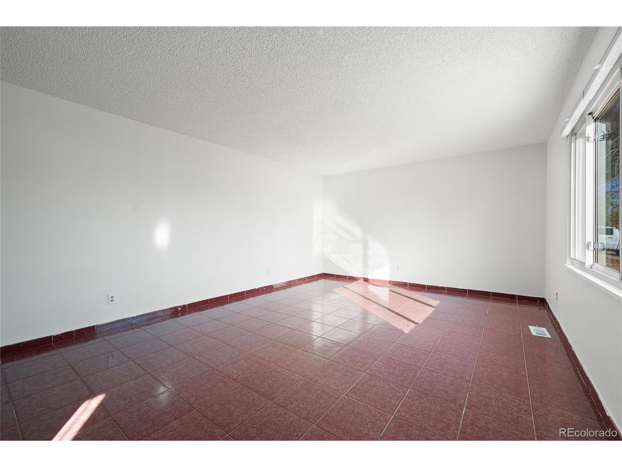 13301 Randolph Place Denver, CO 80239 - Photo 5 of 17