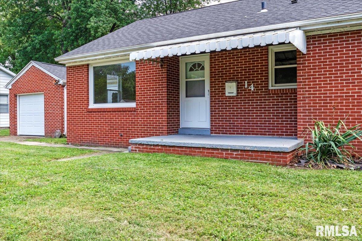 14 Circle Drive Springfield, IL 62703 - Photo 3 of 33