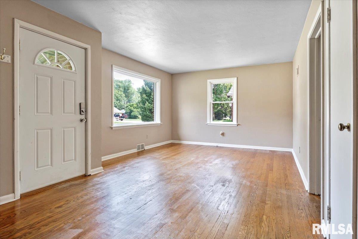14 Circle Drive Springfield, IL 62703 - Photo 6 of 33