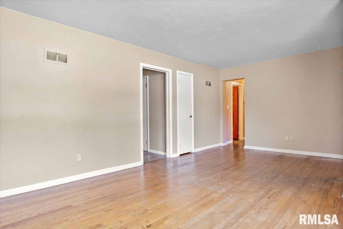 14 Circle Drive Springfield, IL 62703 - Photo 8 of 33
