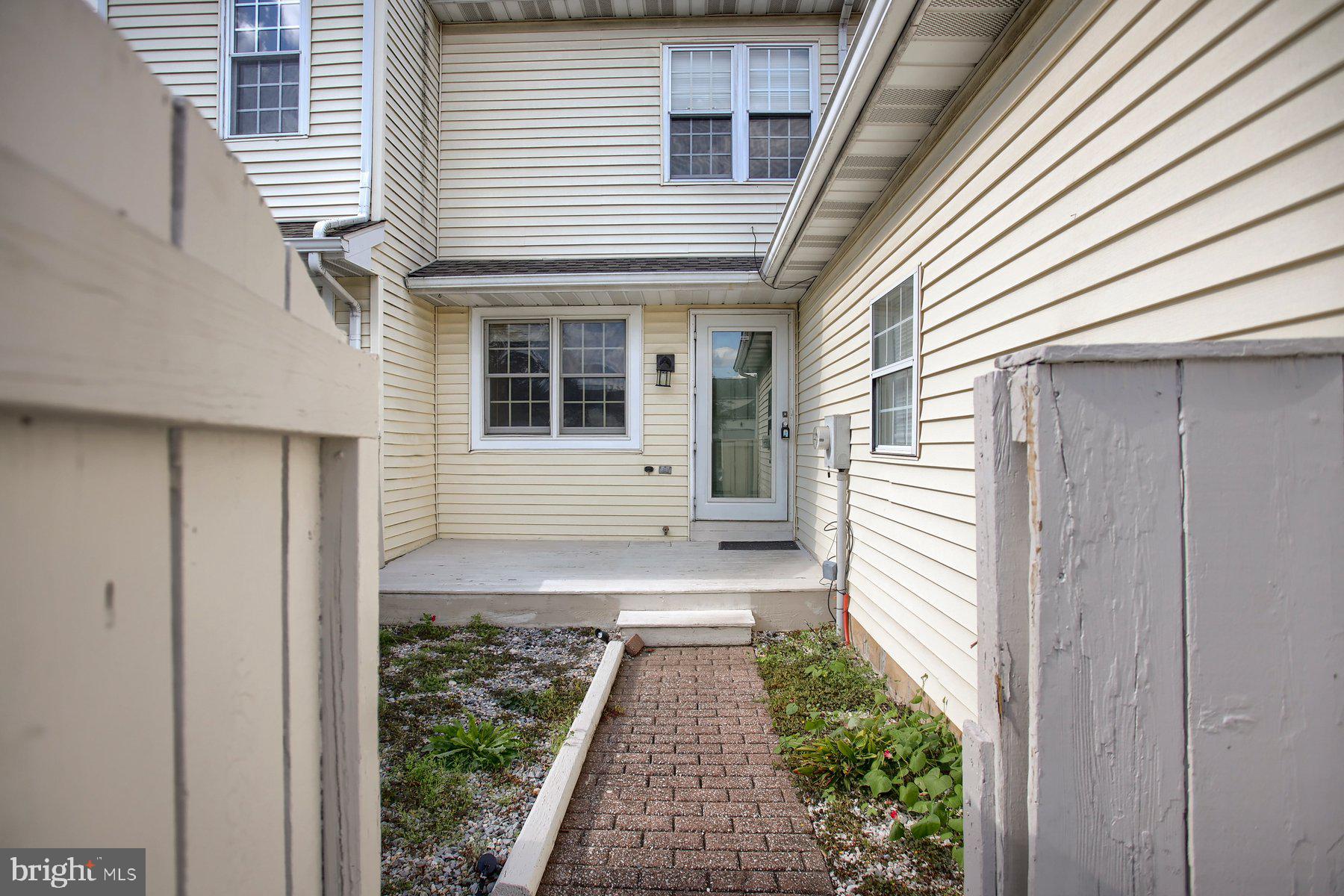 31 Spring Walk Court Lancaster, PA 17601 - Photo 2 of 35 Gallery Image 2