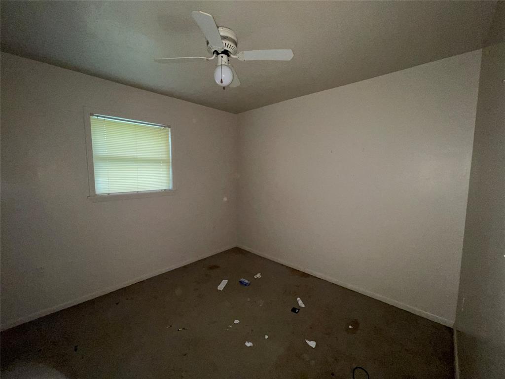 188 Pryor Street Rusk, TX 75785 - Photo 14 of 22 an empty room with a window