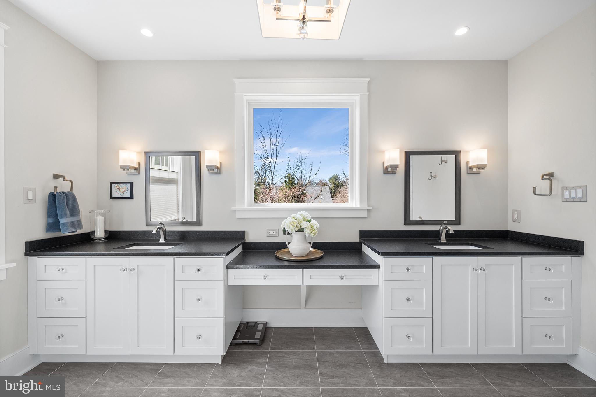 5 Raffaela Drive Malvern, PA 19355 - Photo 14 of 38 Ensuite primary